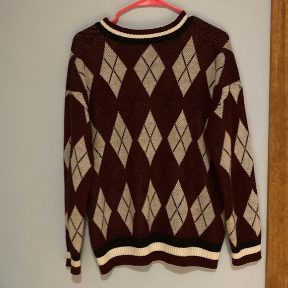 sweater - Picture 2 of 3
